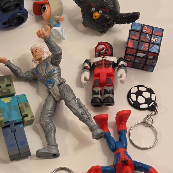 23-pc Kids Toy Lot – Roblox, Playmobil, Minecraft - Picture 5 of 5